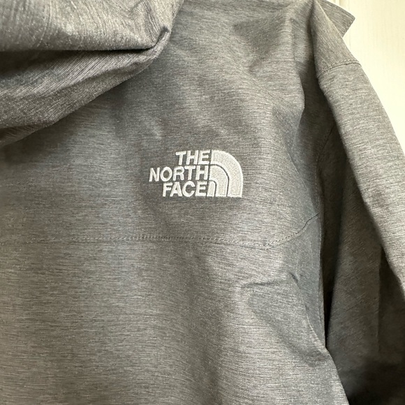 Used Men’s North Face Jacket - Picture 4 of 13